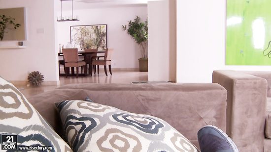 Отчим наказал двух студенток