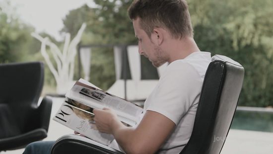 Секс на журнальном столике с красивой любовницей