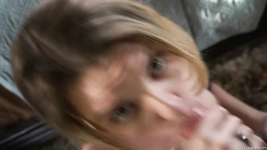 Любительская съемка супружеской пары на семейном ложе