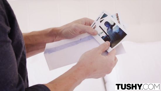 Девушка соблазнила друга своей сестры и подставила свою попку для траха