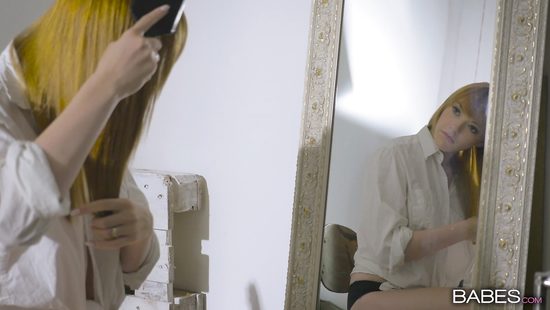 На очередном девичнике парень оттрахал при свидетелях молодую брюнетку