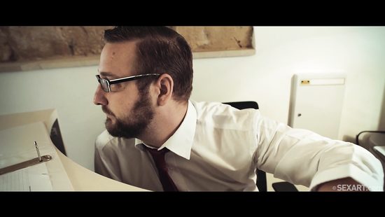 Парень с девушкой мирятся после ссоры по средством бурного секса в отеле