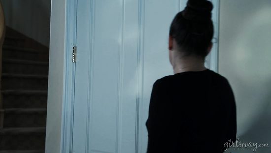 Две пары лесбиянок в одно и то же время занимаются сексом