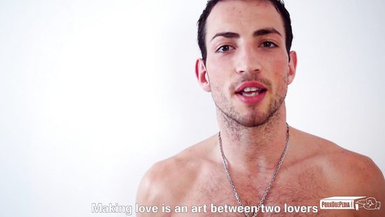 Молодые в роли Адама и Евы преподают основы камасутры