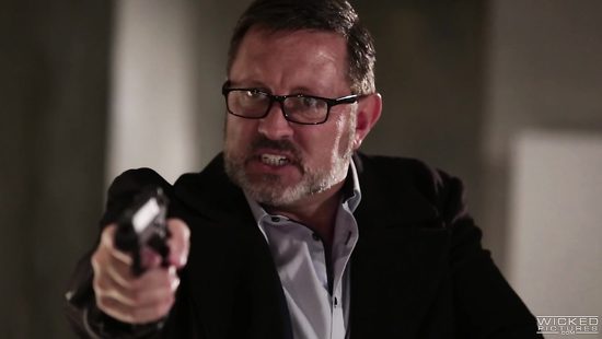 Пародия на фильм о шпионах где лысый мачо и его подружка трахаются