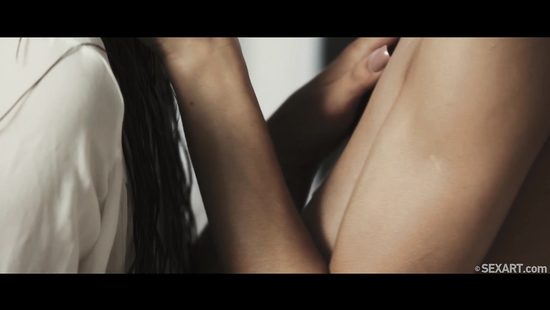 Красивый секс двух подружек лесбиянок завершается ярким оргазмом