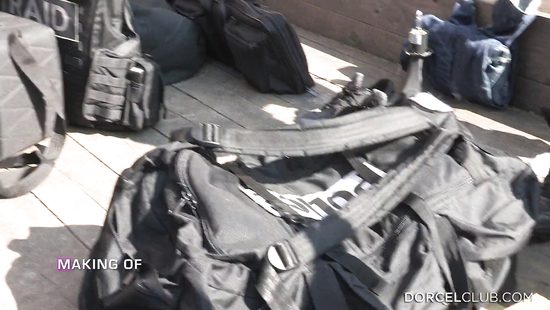 Небольшое путешествие за кадром порно съемок с сексуальными девушками