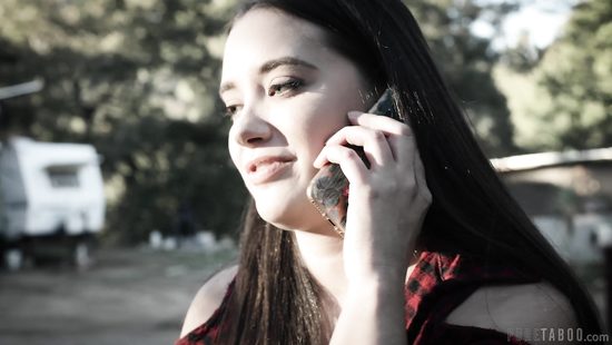 Отчим трахает сразу троих приемных дочерей