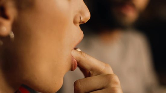 Супруг доставил оральное наслаждение любимой жене