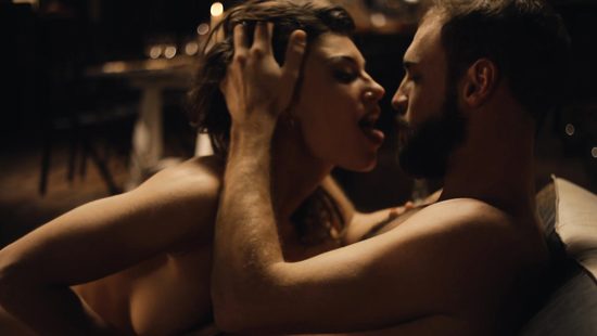 Супруг доставил оральное наслаждение любимой жене