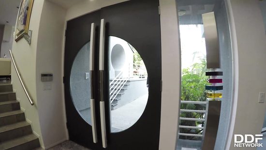 Супруга любит, когда муж кончает ей в ротик