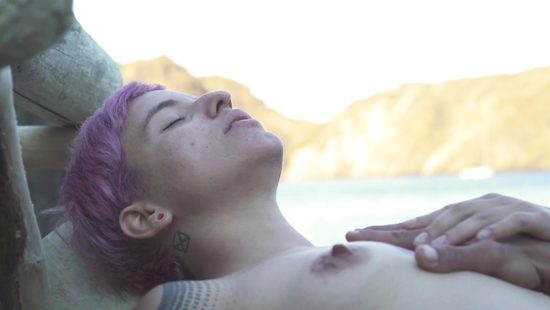 Нудисты нашли укромный пляж для перепиха