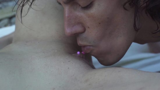 Нудисты нашли укромный пляж для перепиха