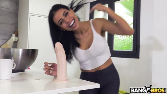 Бойфренд наказал сучку за бардак в квартире