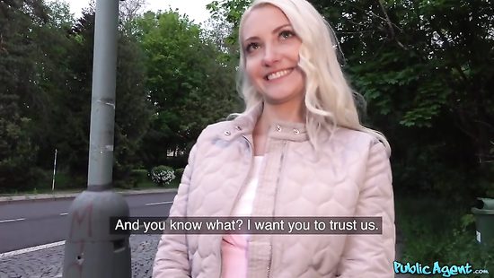 Пикапер протестировал чешскую незнакомку и выебал за деньги на улице