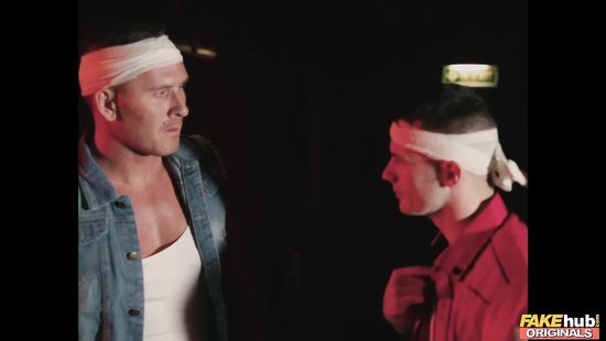 Отец с сыном попали в игру, где нужно побежать и трахать шлюх