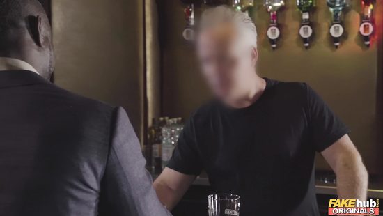 Негр сделал одолжение и присоединился третьим к семейной парочке