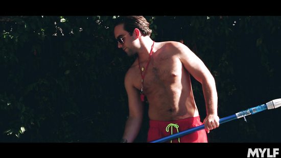 Опытные сучки знают, как соблазнить мужчину и заполучить его твердый член