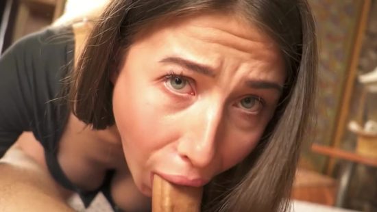 Кроха старается аж до слез