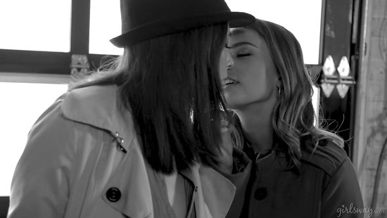 Повтор секс ситуации детективами, чтобы раскрыть дело