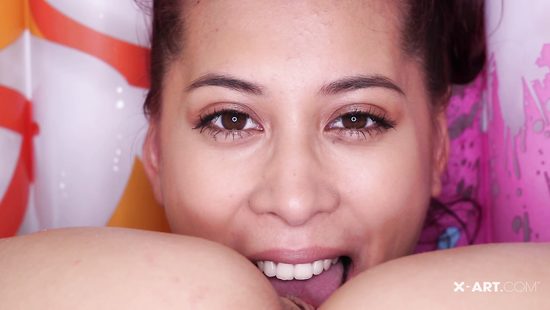 Иногда игры в бассейне могут привести к непредсказуемым последствиям