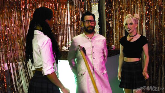 Достойному члену можно и в попку разрешить