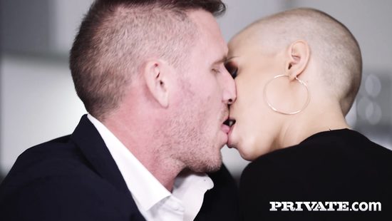 Муж хотел чего-нибудь новенького, держи прическу!