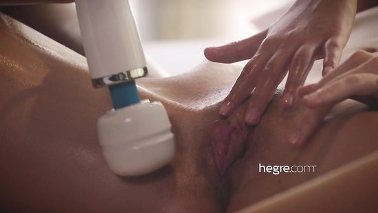 Никаких секретов - только нежные пальчики и вибратор