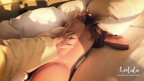 Сладкие моменты рассвета с глубоким минетом