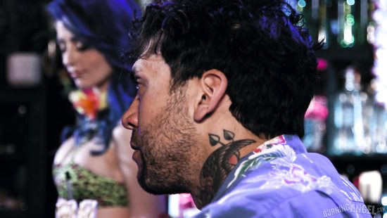 Особый ингредиент коктейля - сперма бармена