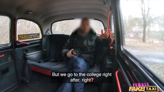 Владелец сайта вебкам предлагает таксистке подработку