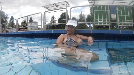 Огромнейший зад требует ежедневный растрах