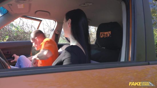 Развод инструктора на трах дело нехитрое