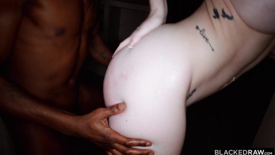 Максимальная красота и натуральность рыжей девки