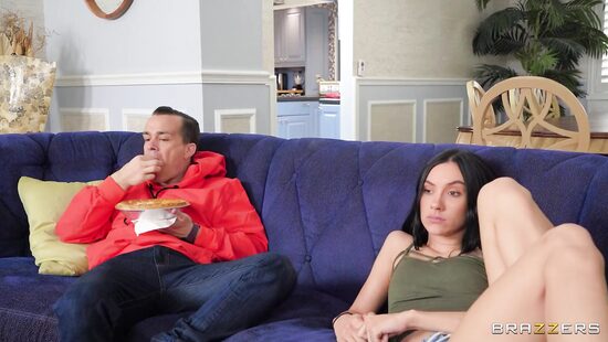 Всегда найдется развратная мамаша в доме