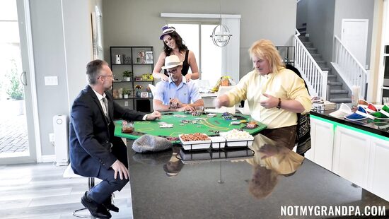 Как проиграть падчерицу в карты?