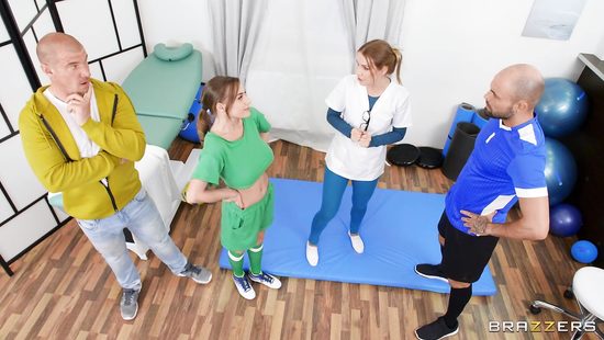 Массаж с перепихом спортсменке не помешает