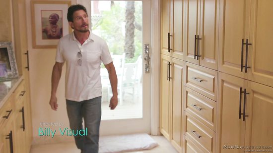 Послушная падчерица переспала со своим отчимом в массажном салоне