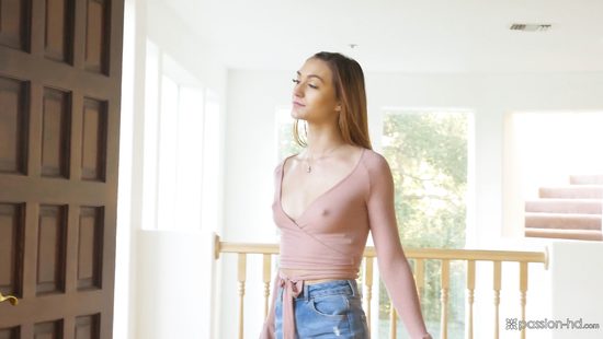 Массажист сделал девушке куннилингус, а после занялся с ней сексом