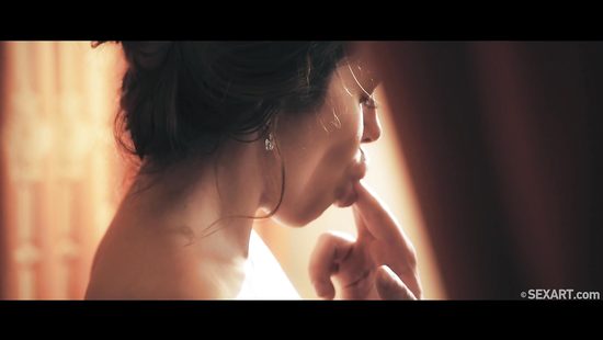 Возбуждающий секс в ванне ненасытной супружеской пары