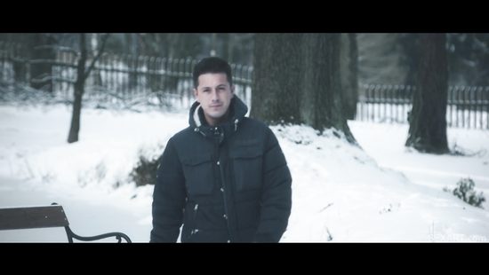 Сообразительный парень умело развел свою очаровательную девушку на секс