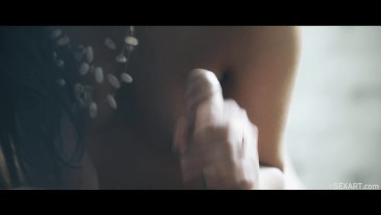 Парень любит полизать сочную пилотку своей подружки