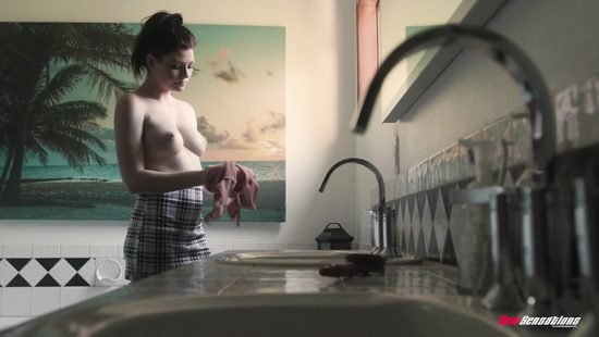 Белая краля предпочитает только черные болты африканцев