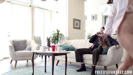 Работа на отчима заставляет расставлять ножки