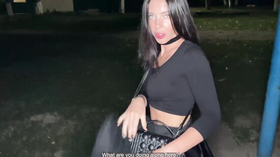 Заскочила на член по пути домой