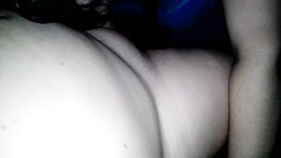 Снимаю как жена знакомому делает минет.