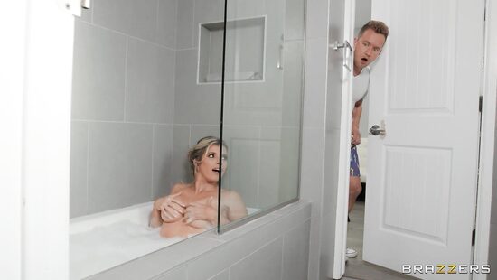 Сисястый способ избавиться от стресса