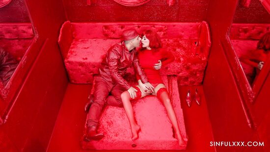 Застрявшие в лифте