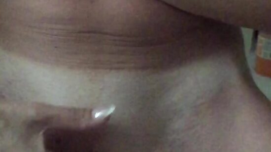 Юля дрочит стоя