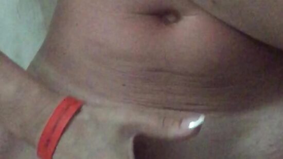 Юля дрочит стоя